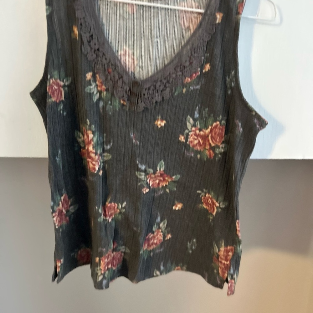 Floral Sleeveless Top with Lace Trim